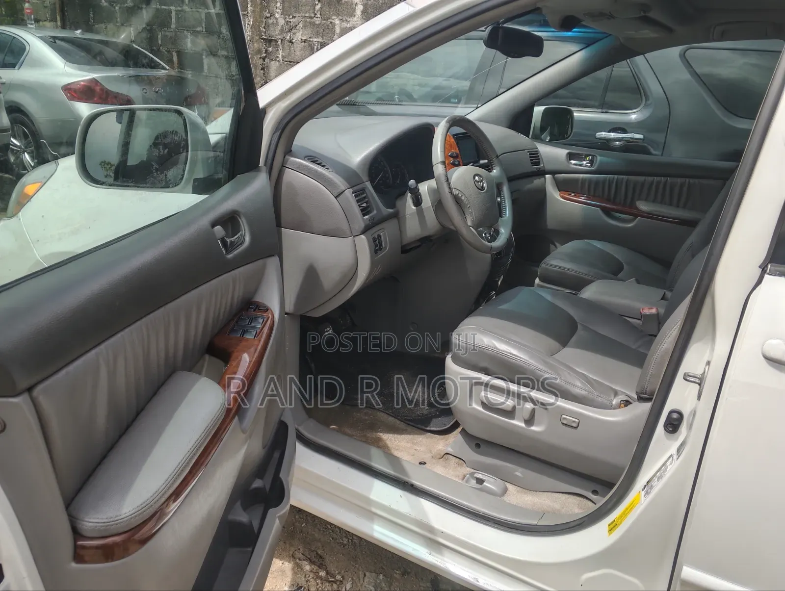 Toyota Sienna 2005 White