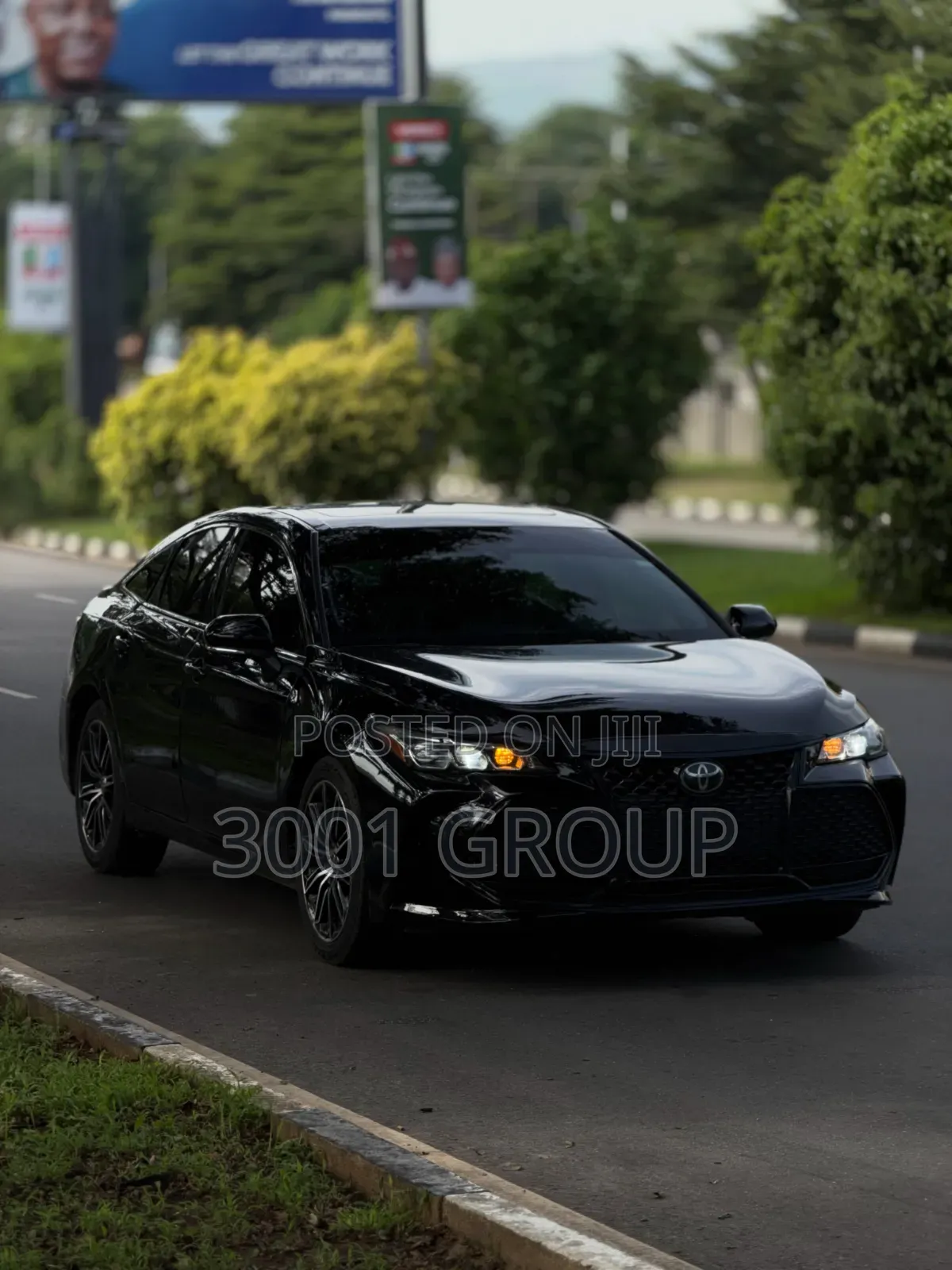 Toyota Avalon 2022 Black