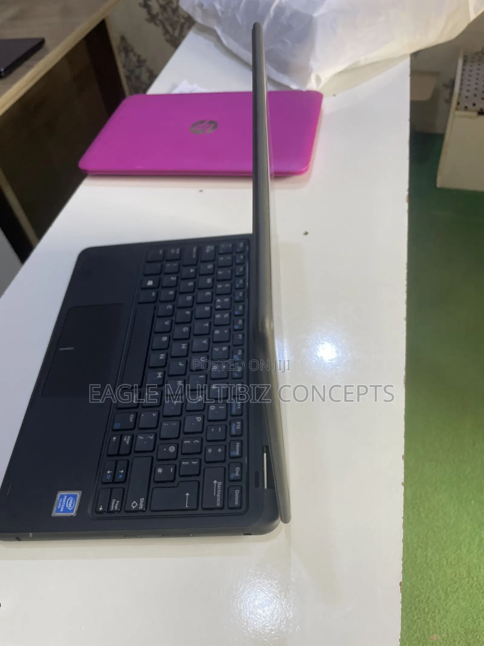 Laptop Dell Latitude 3190 2-in-1 4GB Intel Celeron SSD 128GB