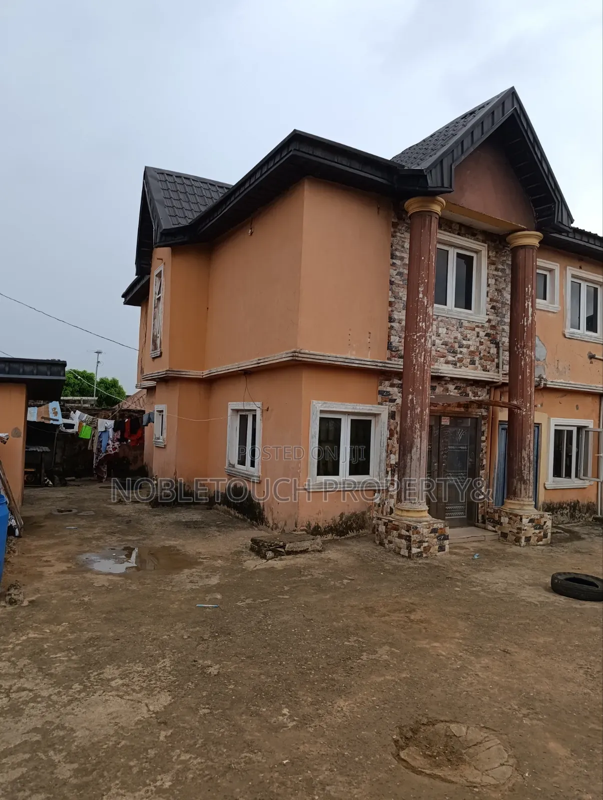 3bdrm Block of Flats in Ishitu Road Egan, Akesan for sale