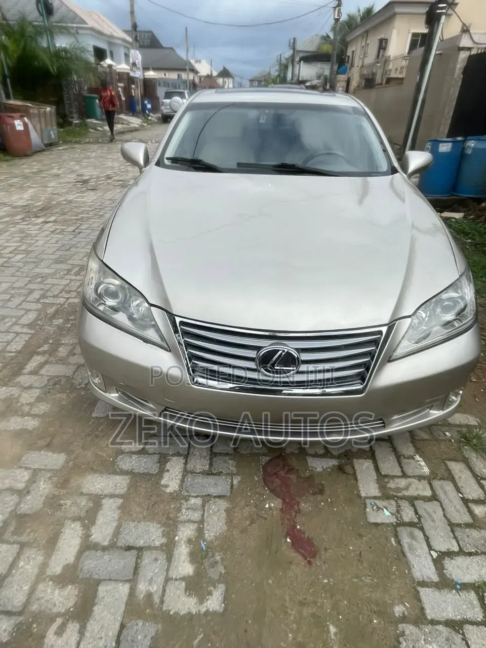 Lexus ES 350 2010 Gold