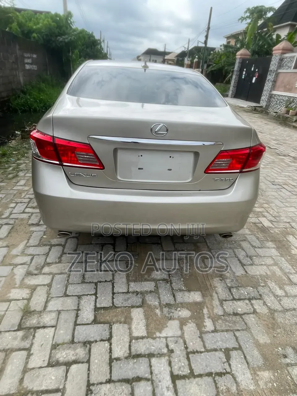 Lexus ES 350 2010 Gold