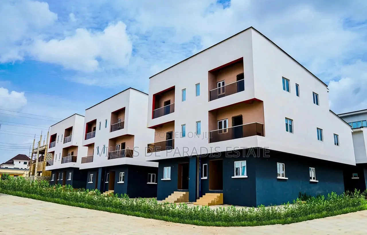 5bdrm Duplex in Villas De Paradis, Galadimawa for sale