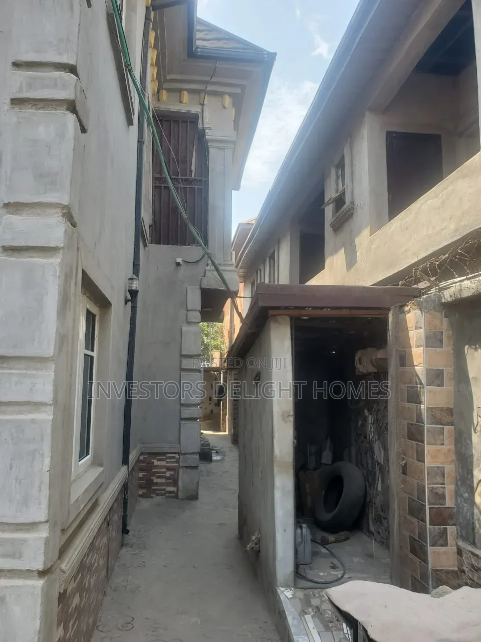 6bdrm Duplex in Oshimili South for sale