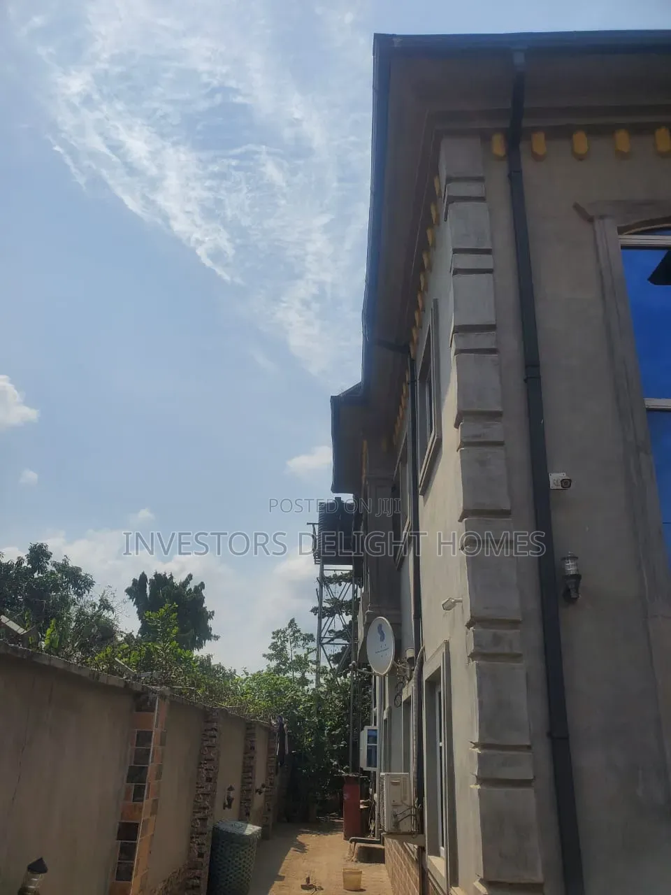 6bdrm Duplex in Oshimili South for sale