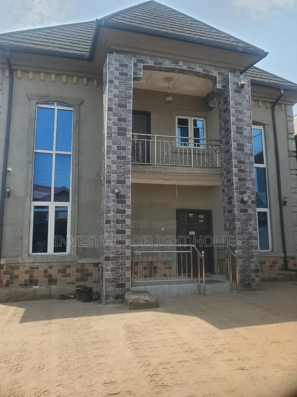 6bdrm Duplex in Oshimili South for sale