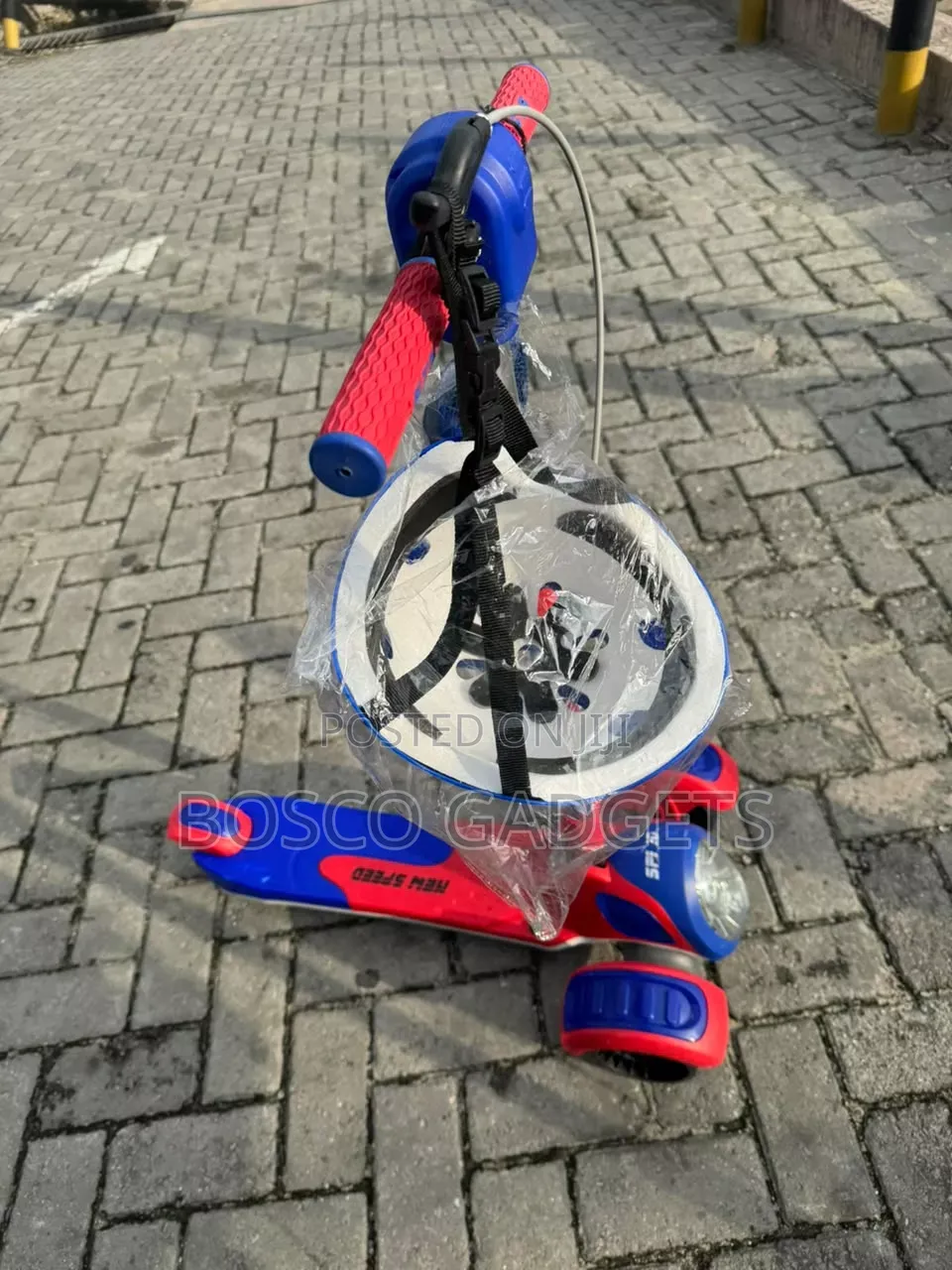 Kids 3-Wheel Scooter – Free Helmet Protective Gear
