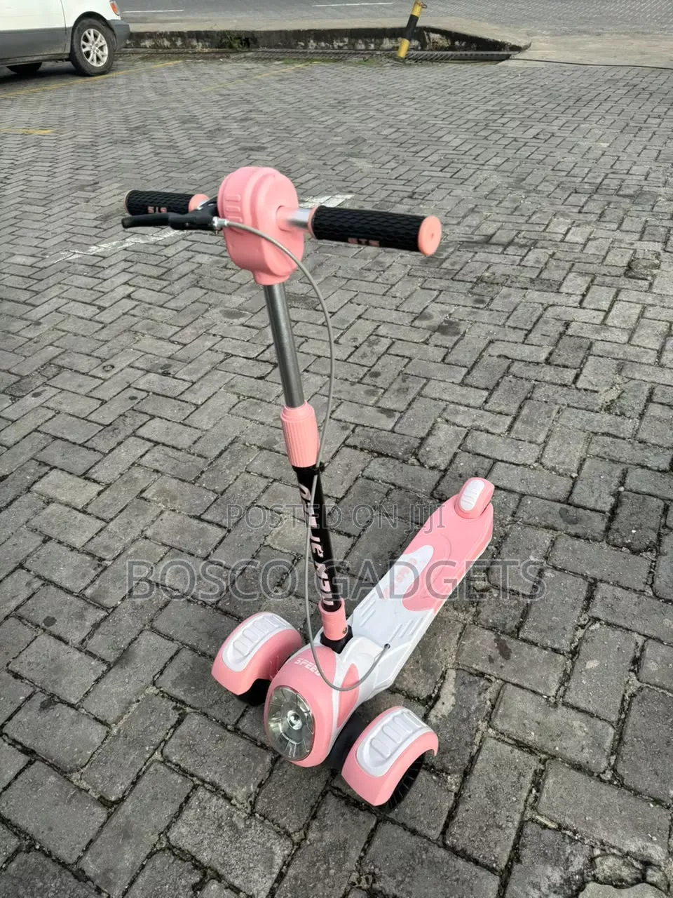 3-Wheel Kids Scooter + FREE Helmet Protectors