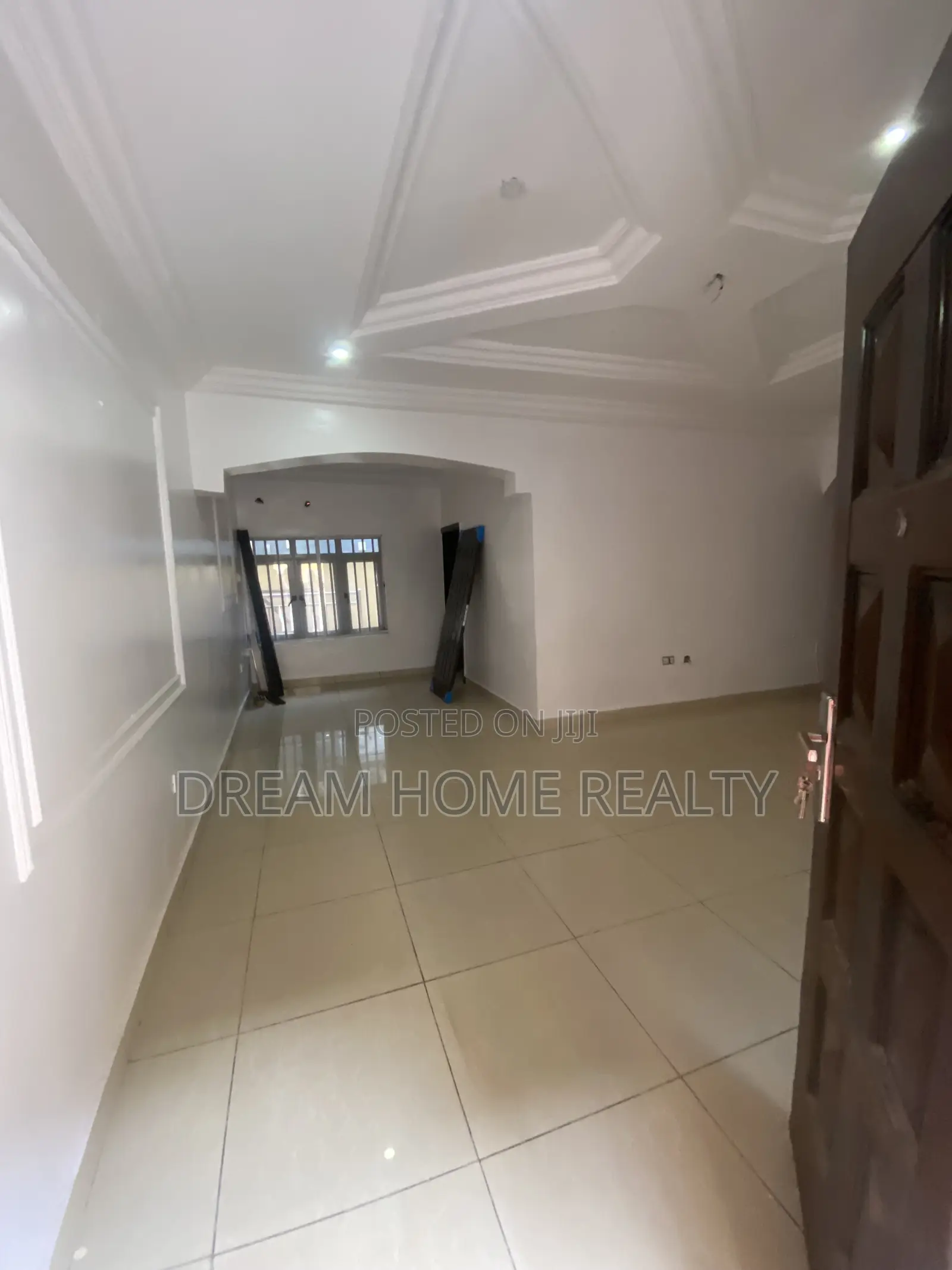 3bdrm Apartment in Chevron for rent