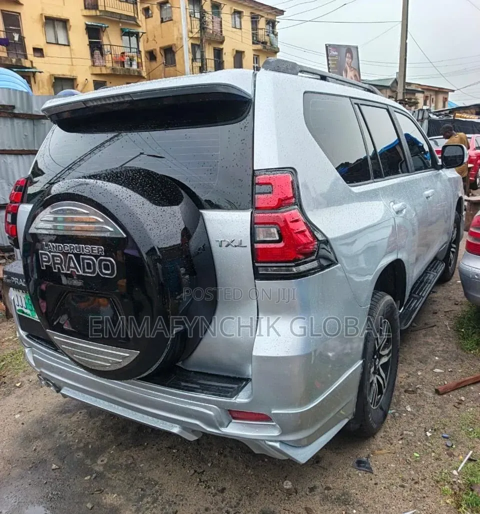 Toyota Land Cruiser Prado 2013 Silver