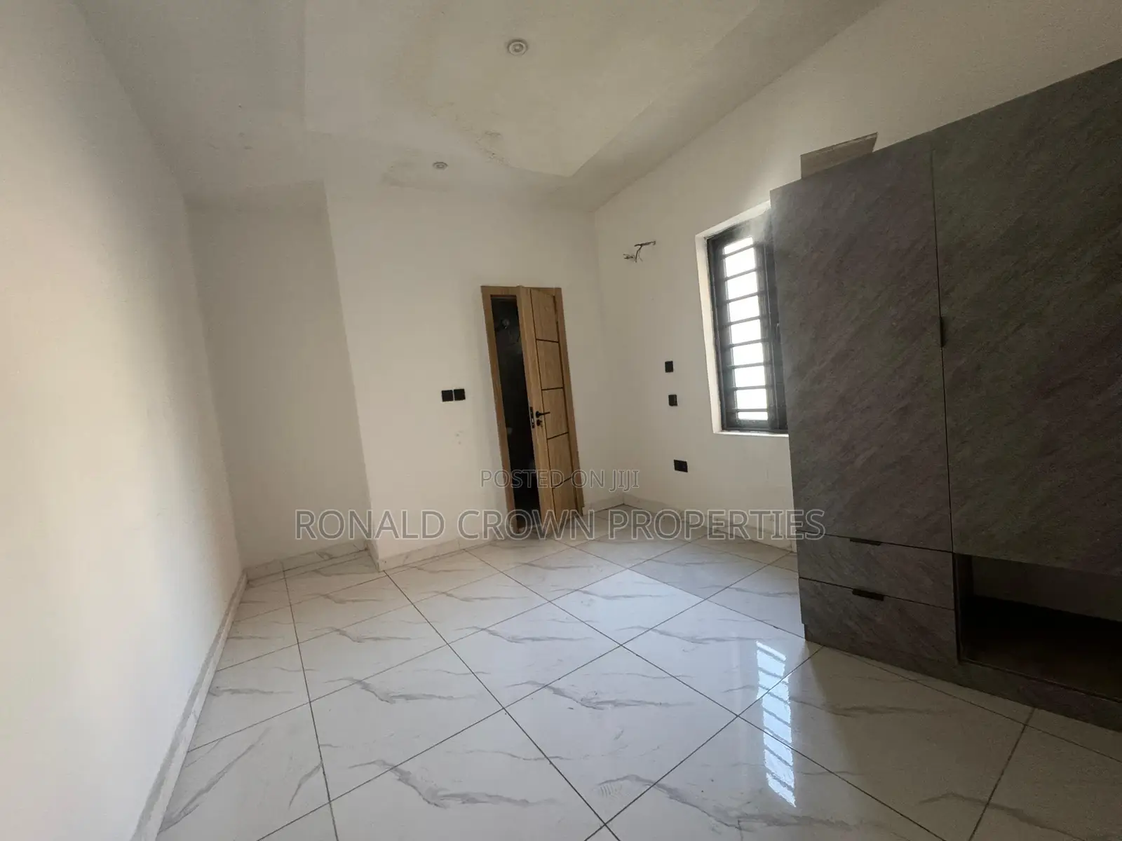2bdrm Apartment in Ogba GRA for sale