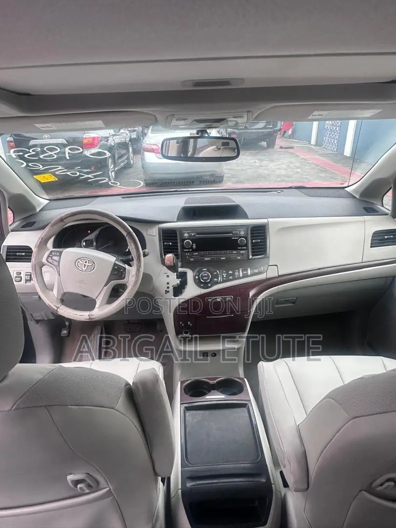 Toyota Highlander LE Plus 4dr SUV AWD (3.5L 6cyl 6A) 2014 Brown