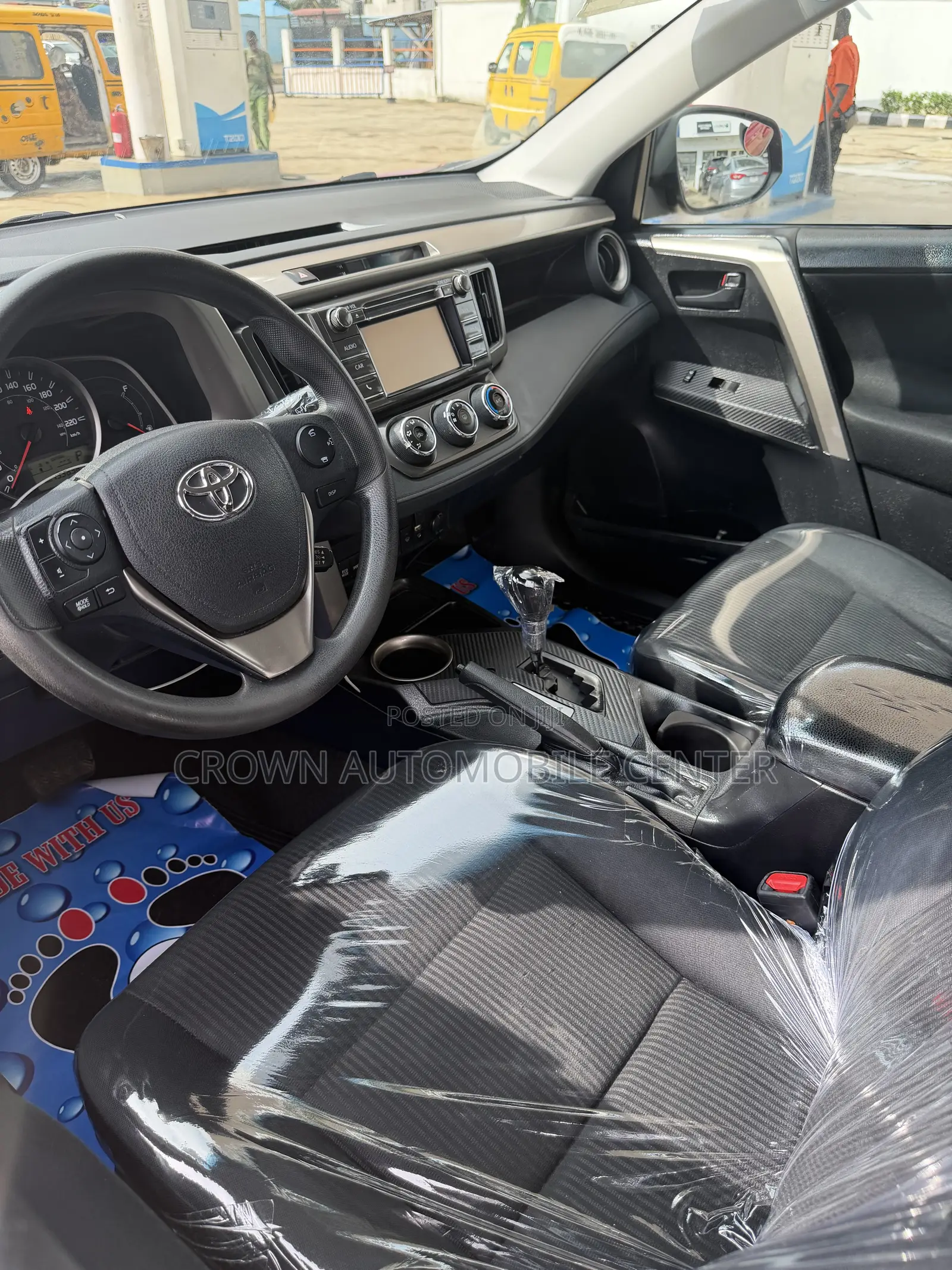Toyota RAV4 LE 4dr SUV AWD (2.5L 4cyl 6A) 2015 Red