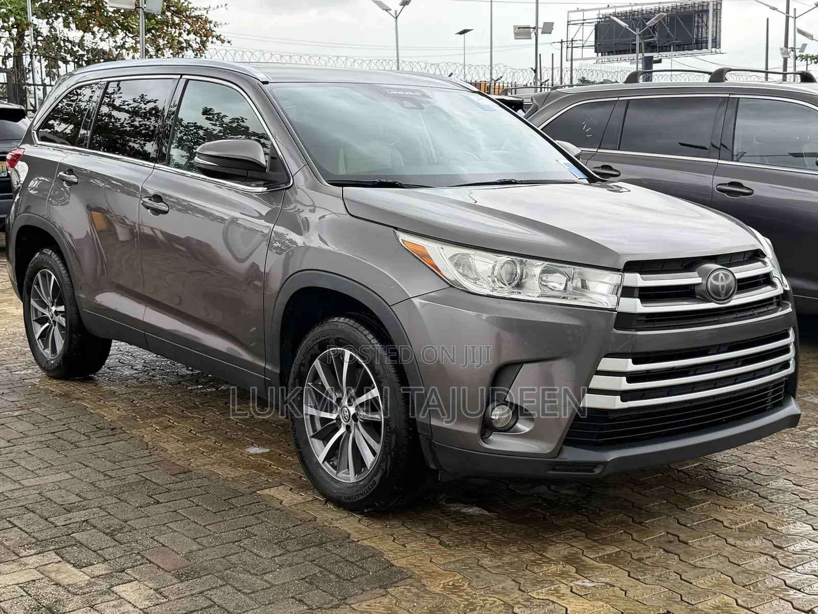 Toyota Highlander XLE 2019 Gray
