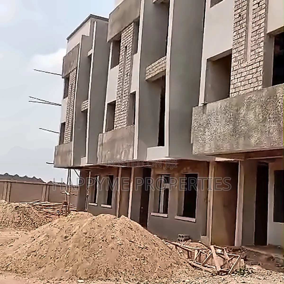 4bdrm Duplex in Guzape District for Sale