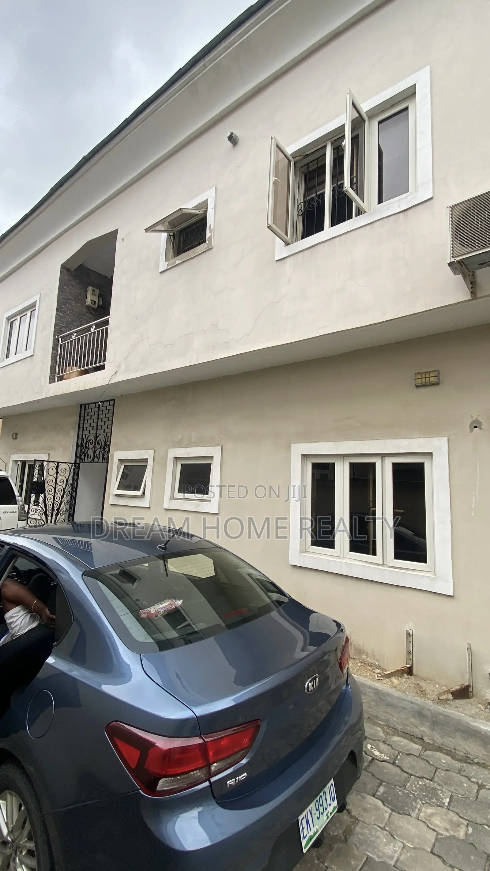 3bdrm Apartment in Chevron Drive, Lekki Phase 2 for rent