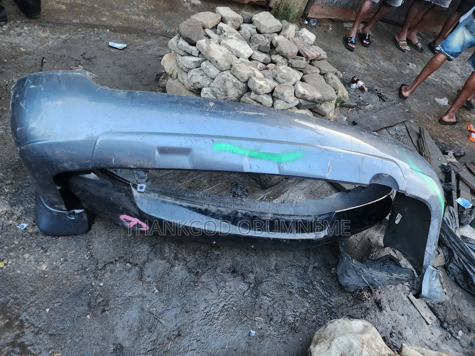Back Foreign Used Bumper for Highlander 2005