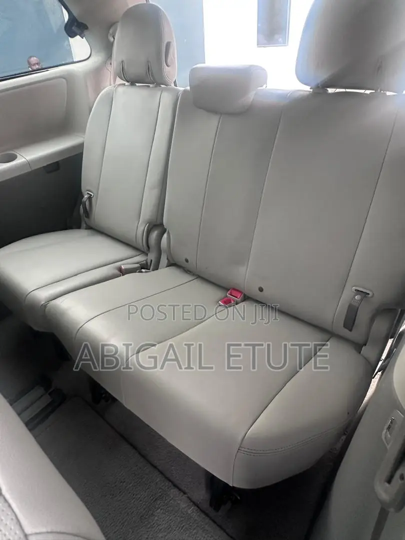 Toyota Sienna XLE 8 Passenger 2011 Gray