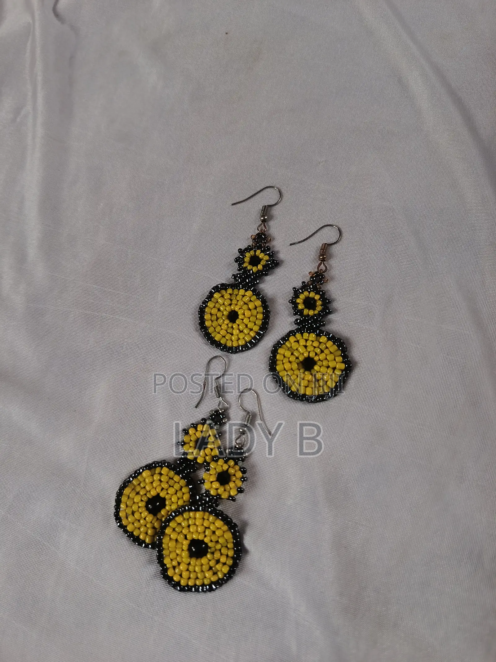 Trendy Dangling Earthy Sunflower-Inspired Beaded Earrings