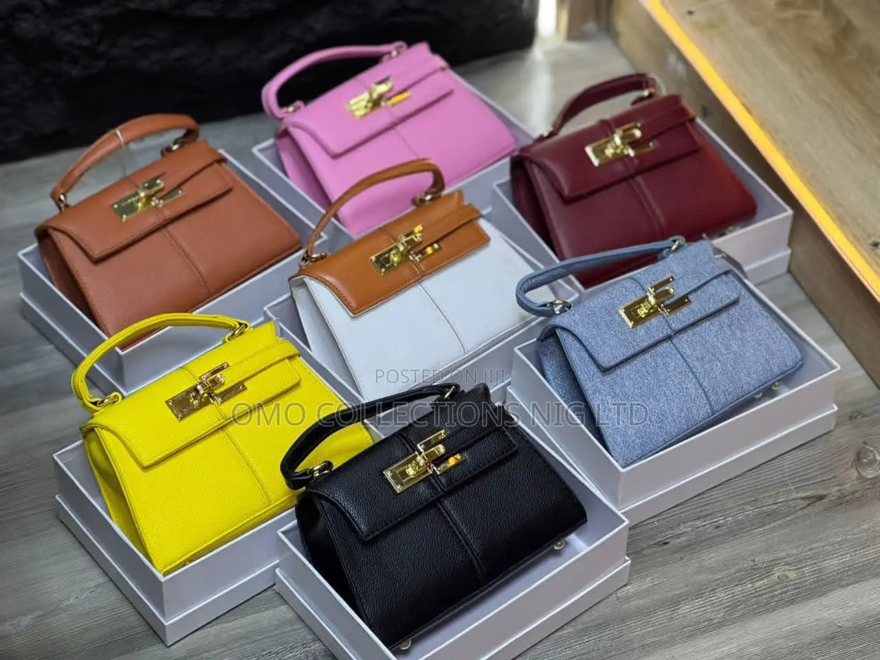 Luxury Women’s Leather Handbag – Full Boxed