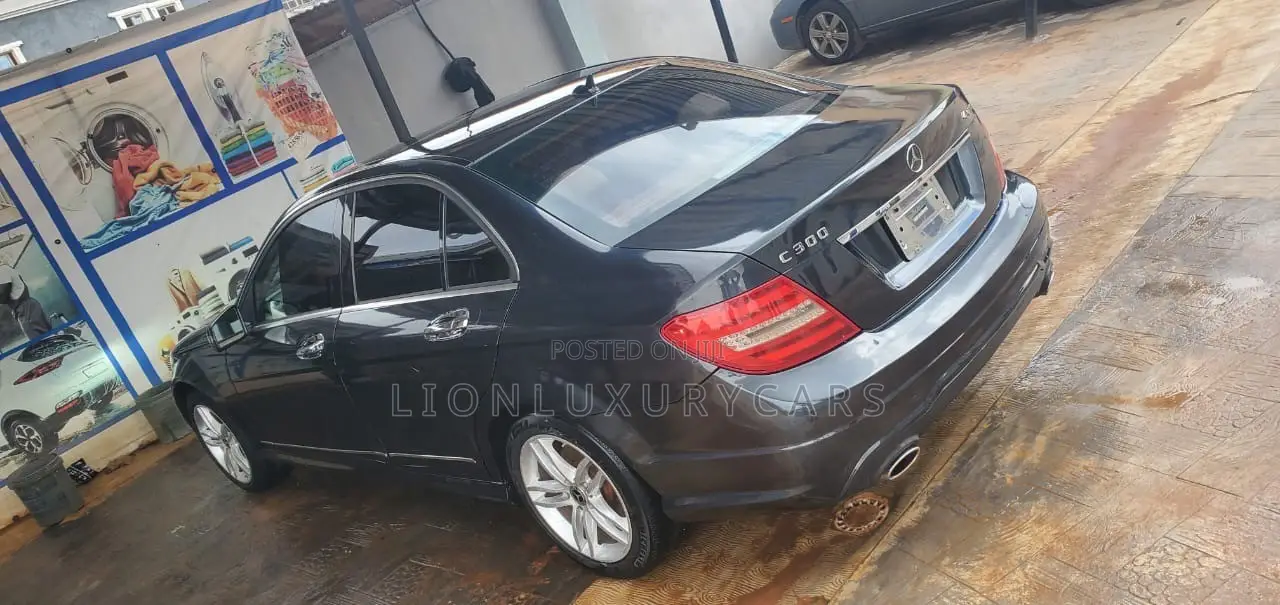 Mercedes-Benz C300 2012 Gray