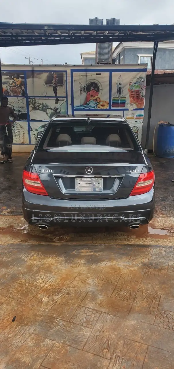 Mercedes-Benz C300 2012 Gray