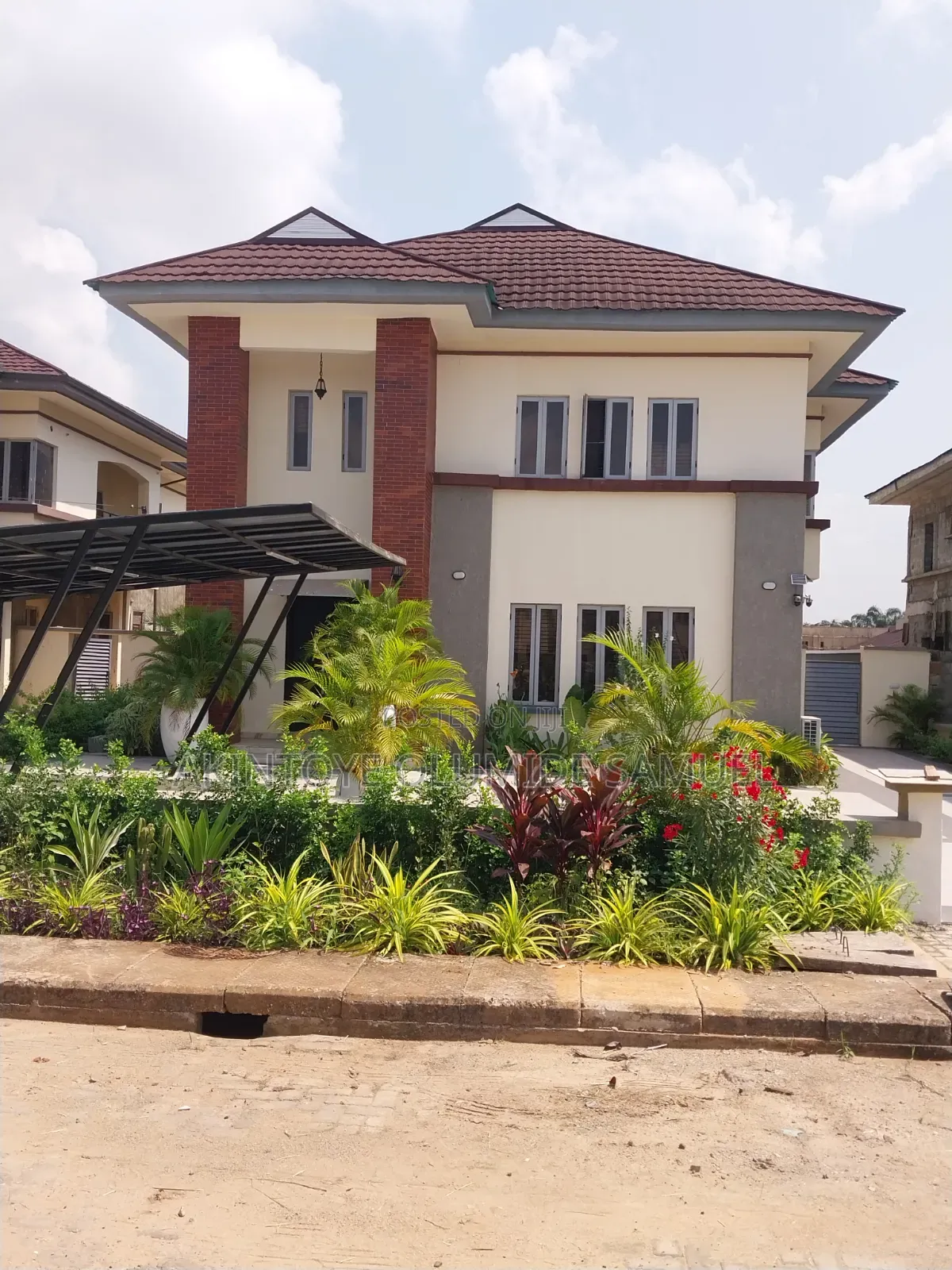 4bdrm Duplex in Ta Gardens Estate, Iseri for sale