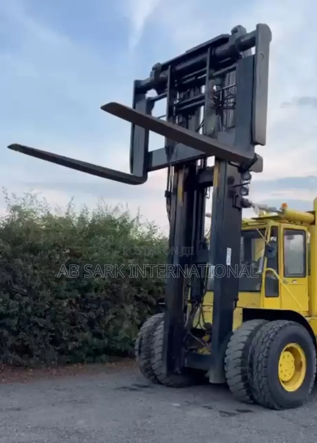 Hyster Diesel Forklift 
25 Tons