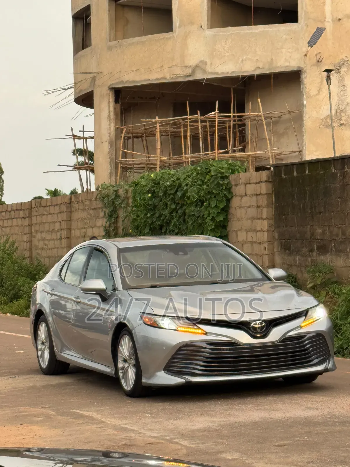 Toyota Camry XLE (2.5L 4cyl 8A) 2019