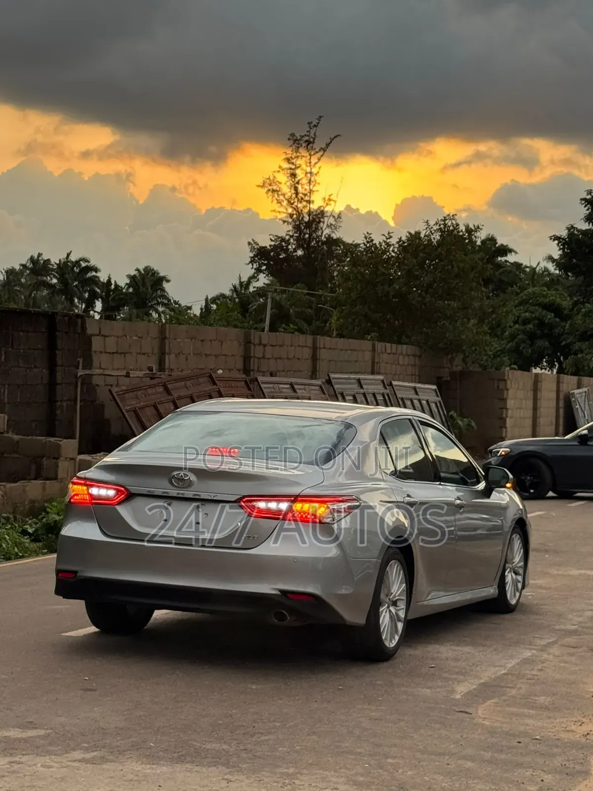 Toyota Camry XLE (2.5L 4cyl 8A) 2019