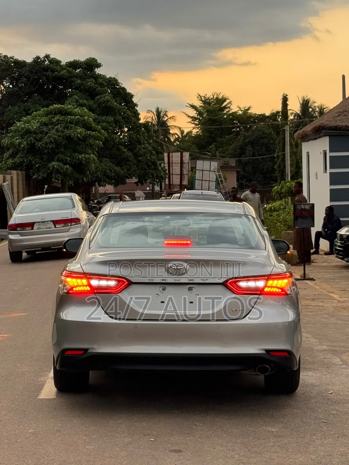 Toyota Camry XLE (2.5L 4cyl 8A) 2019