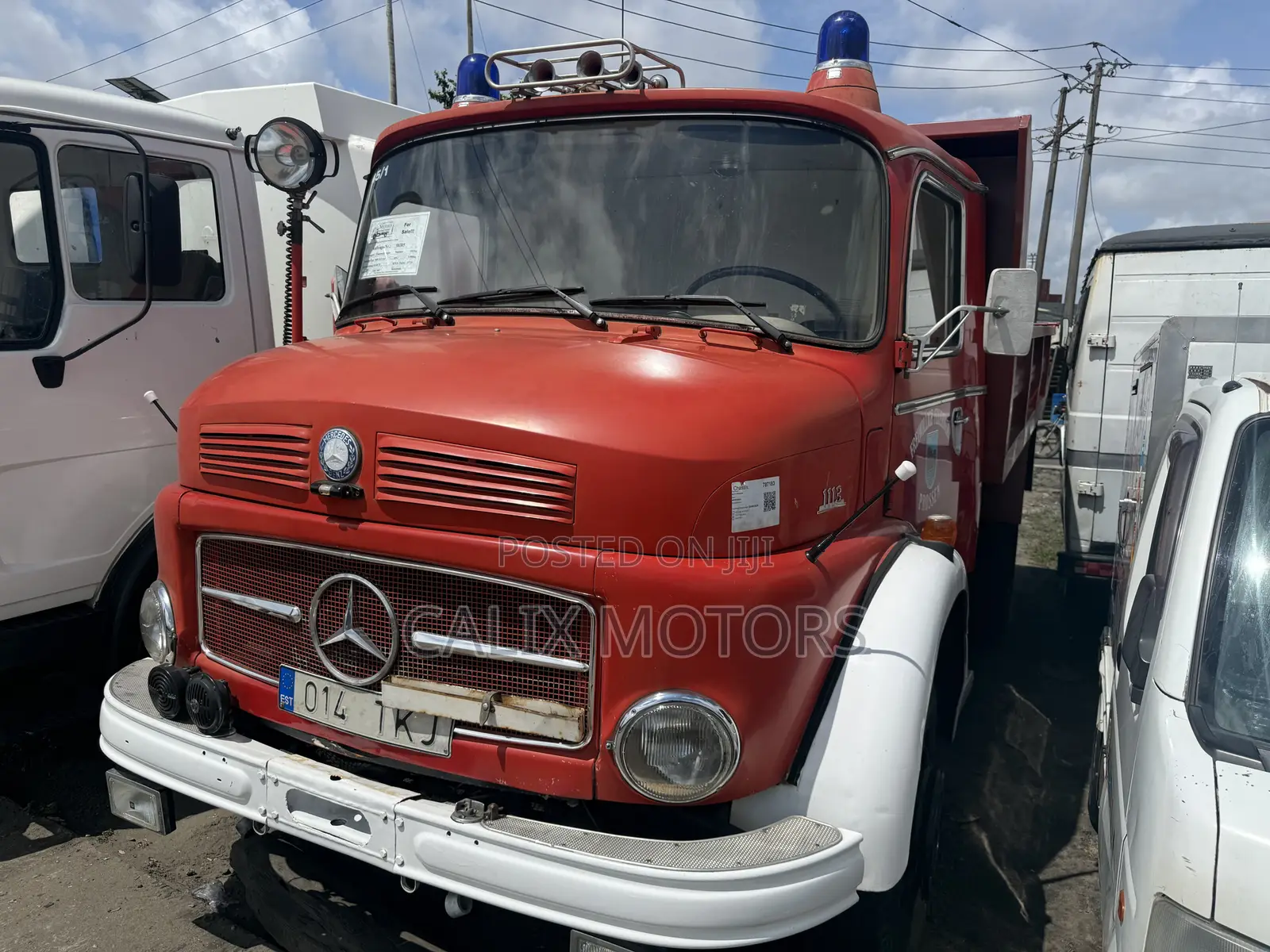 Foreign Used Mercedes Benz 1113 Fire Service Dump Truck.