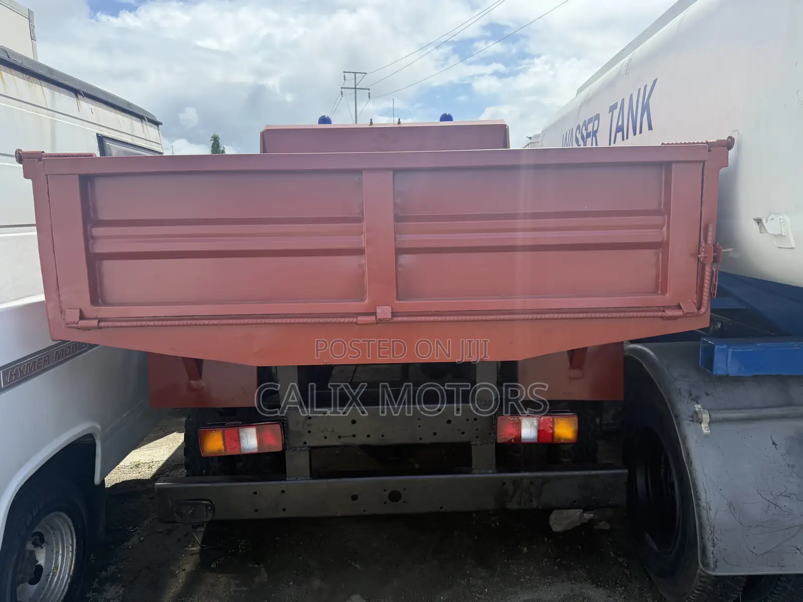 Foreign Used Mercedes Benz 1113 Fire Service Dump Truck.