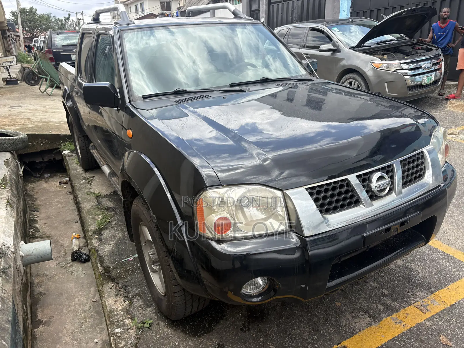 Nissan Frontier Crew Cab LE 4x4 2009 Black