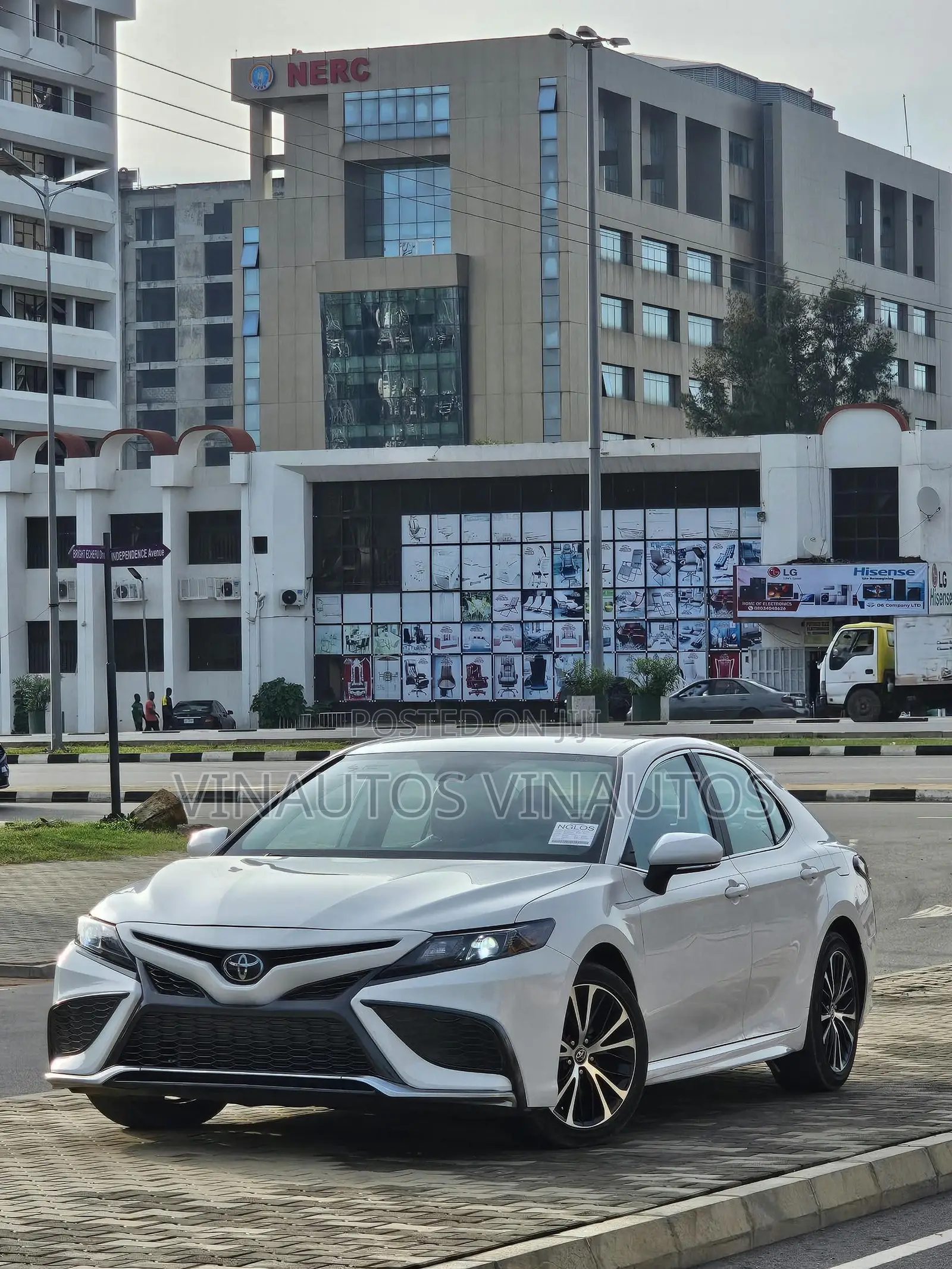 Toyota Camry 2019 White