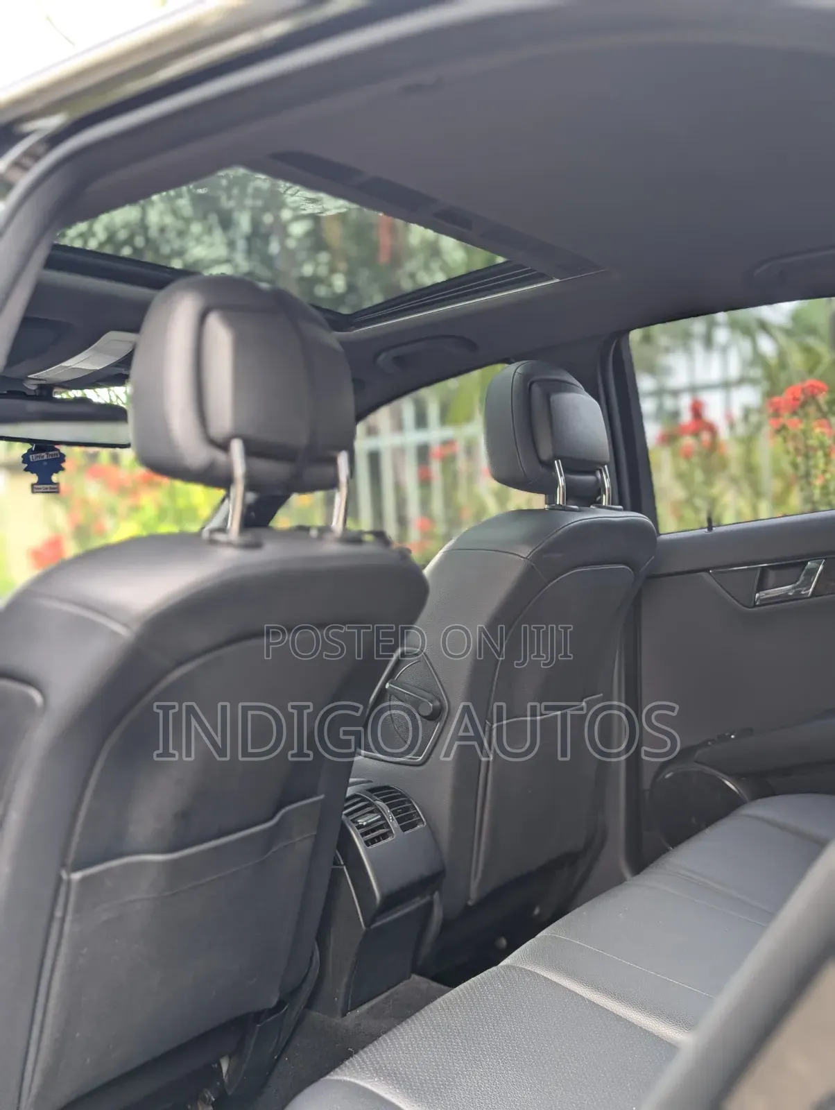 Mercedes-Benz C300 2011 Black