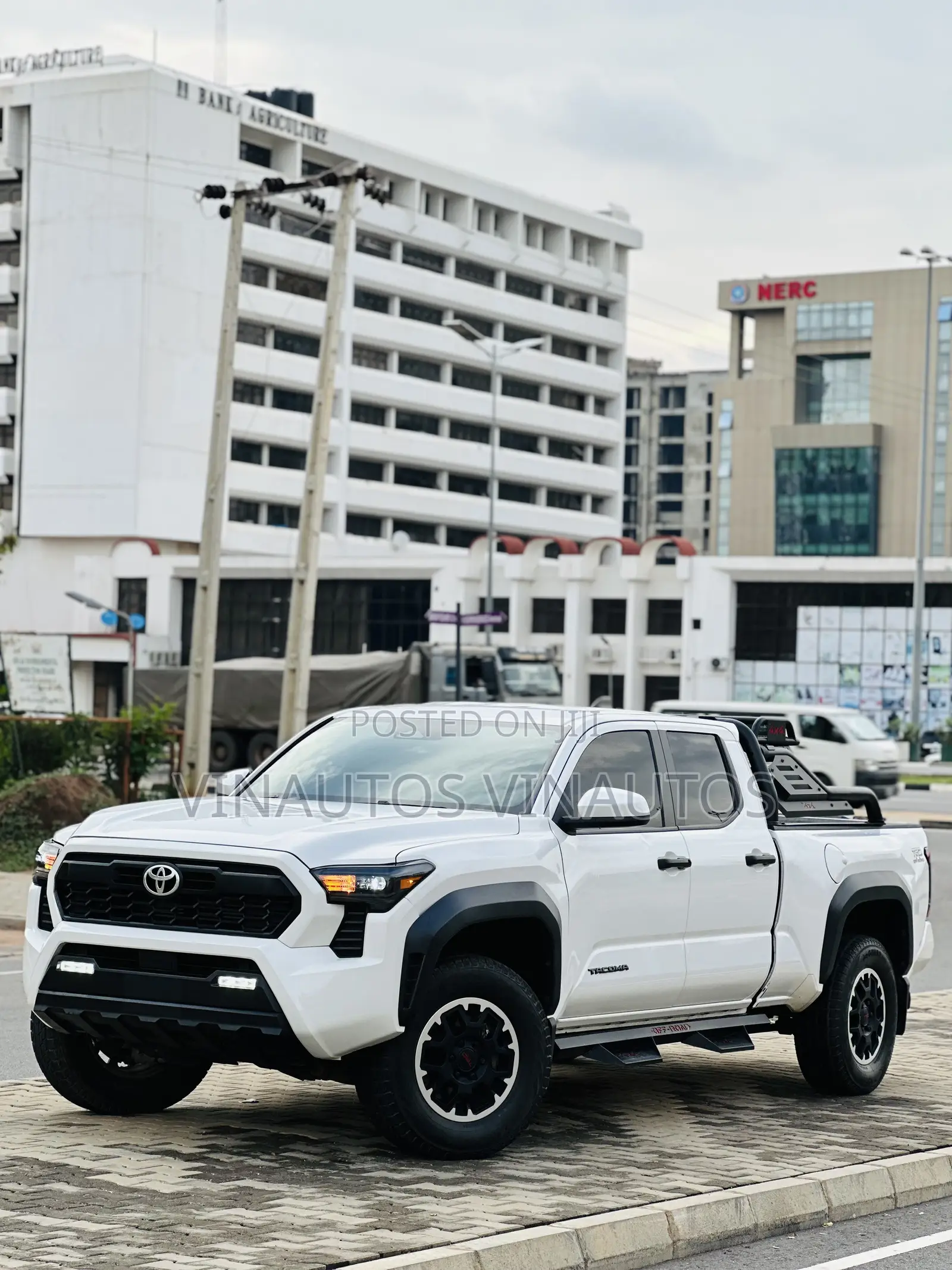 Toyota Tacoma 2024 White