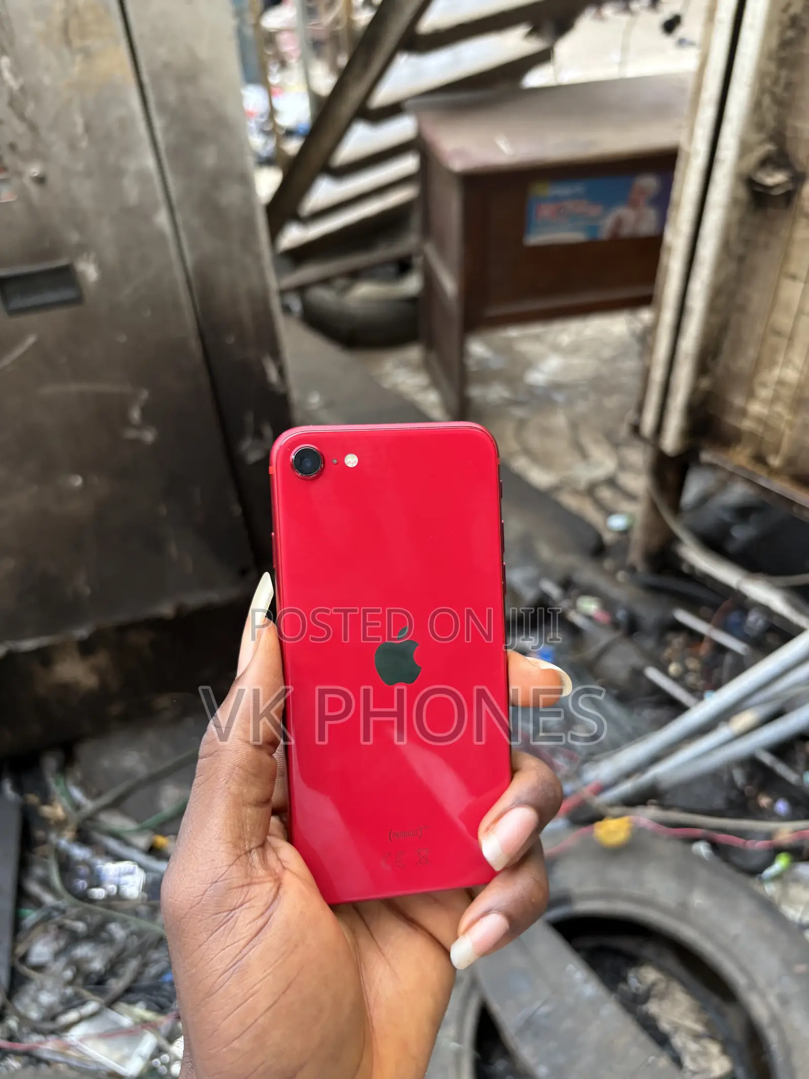 Apple iPhone SE 64 GB Red