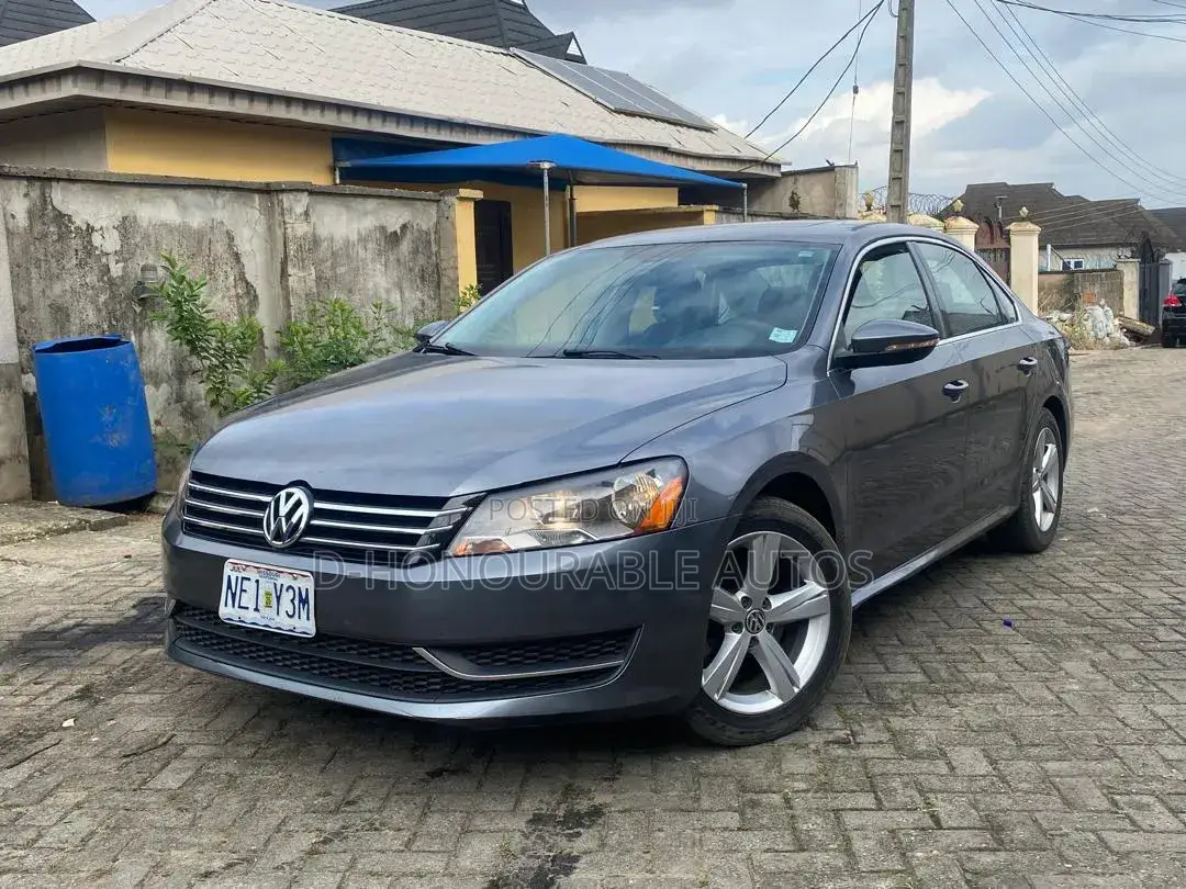 Volkswagen Passat 2.5 S Automatic 2012 Gray