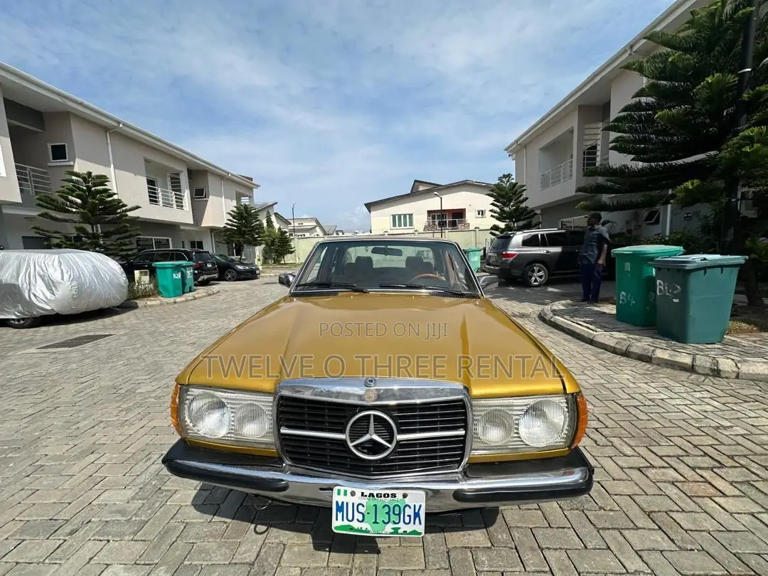 Vintage Mercedes-Benz W123 for Hire