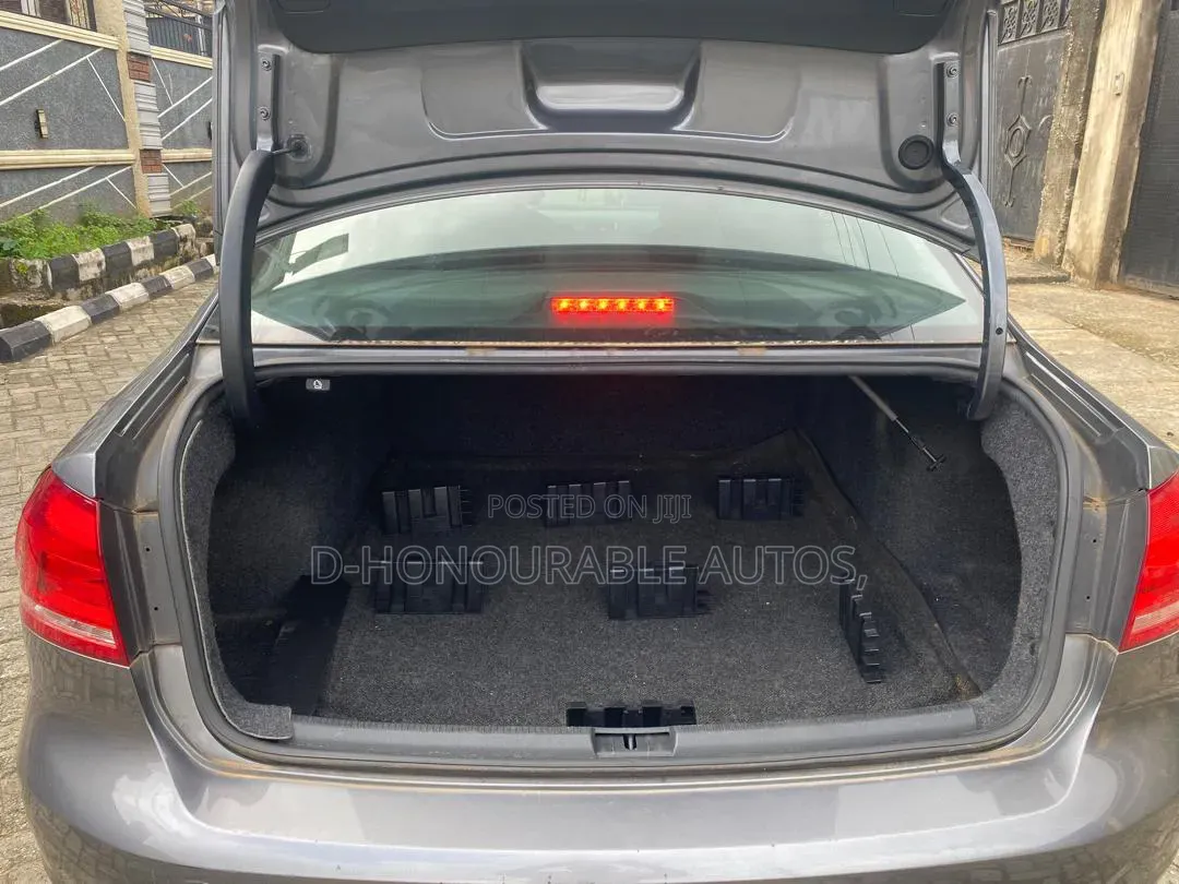 Volkswagen Passat SE 2013 Gray
