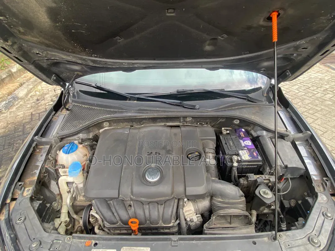 Volkswagen Passat SE 2013 Gray