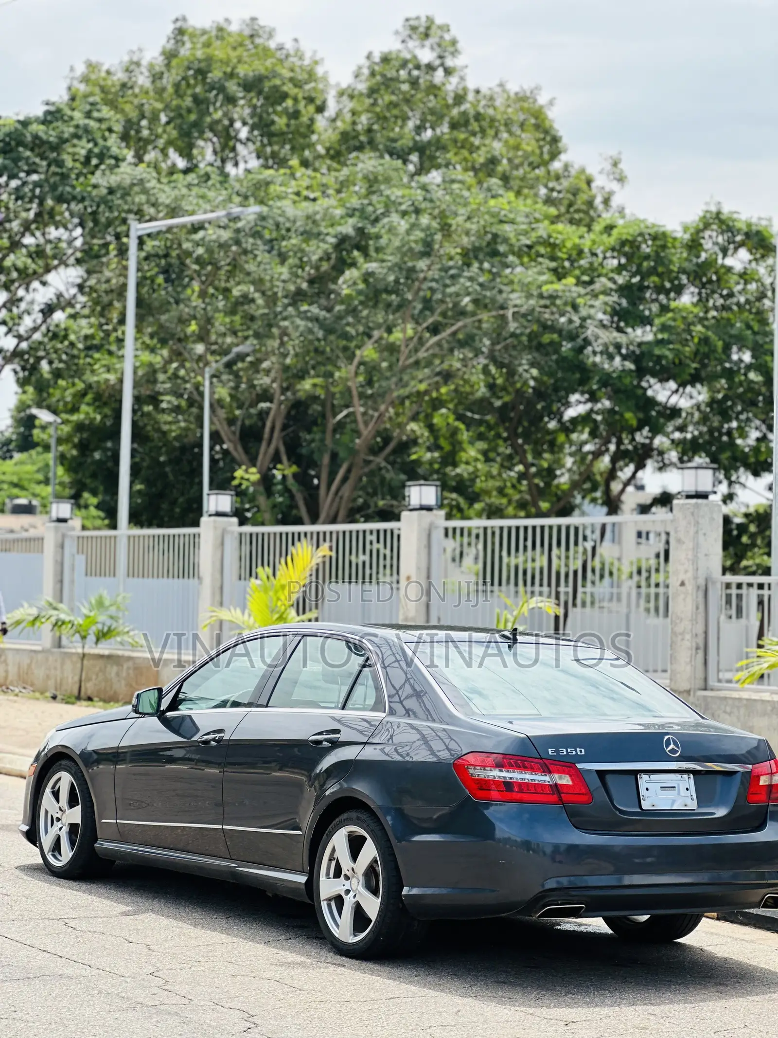 Mercedes-Benz E350 2010 Gray