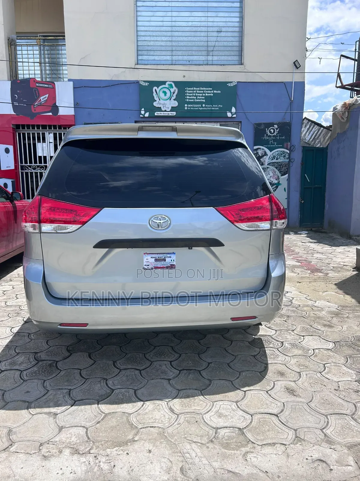 Toyota Sienna 2011 Silver