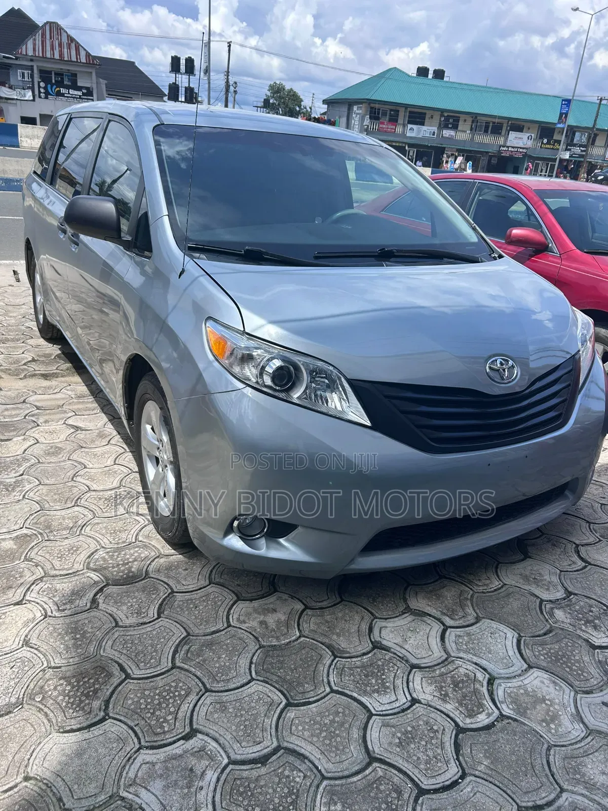 Toyota Sienna 2011 Silver