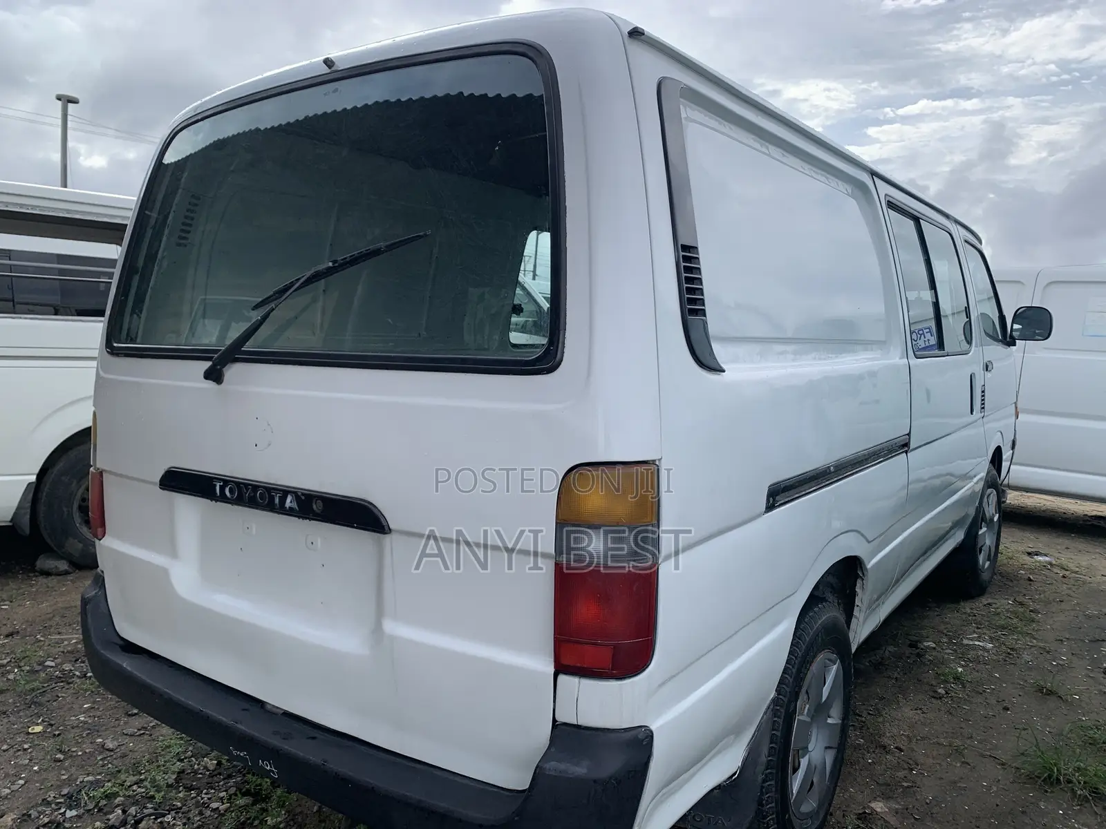 Toyota HiAce 1999 White