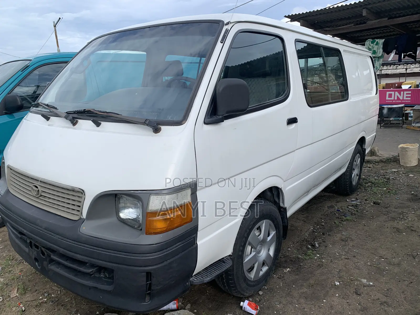 Toyota HiAce 1999 White