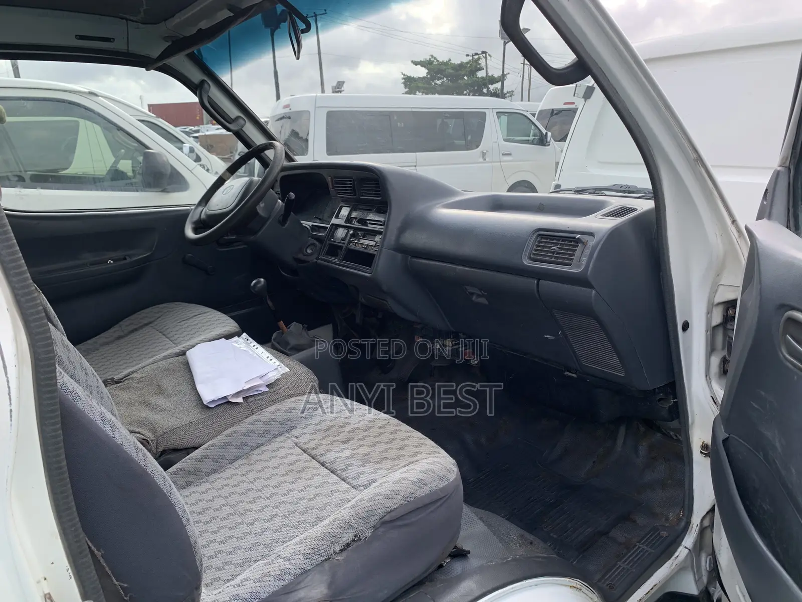Toyota HiAce 1999 White
