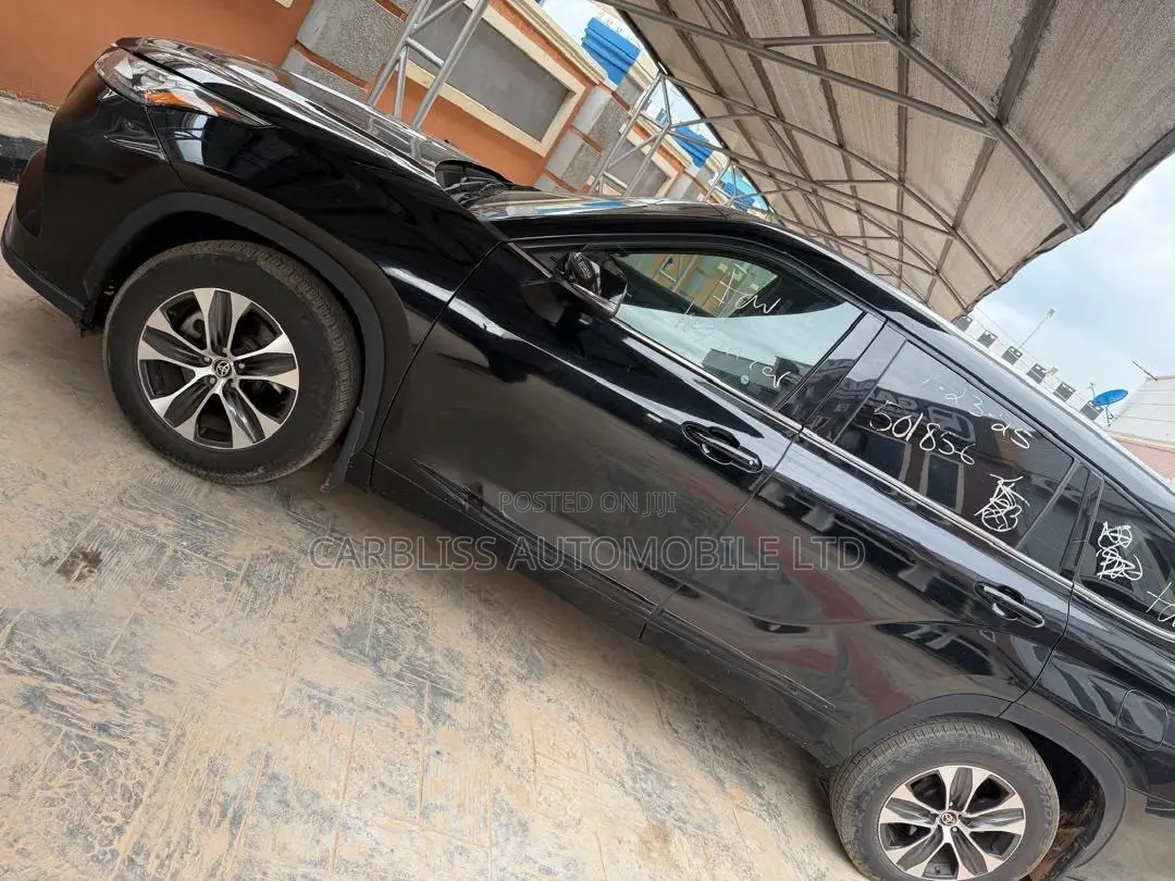 Toyota Highlander XLE AWD 2020 Matt Black