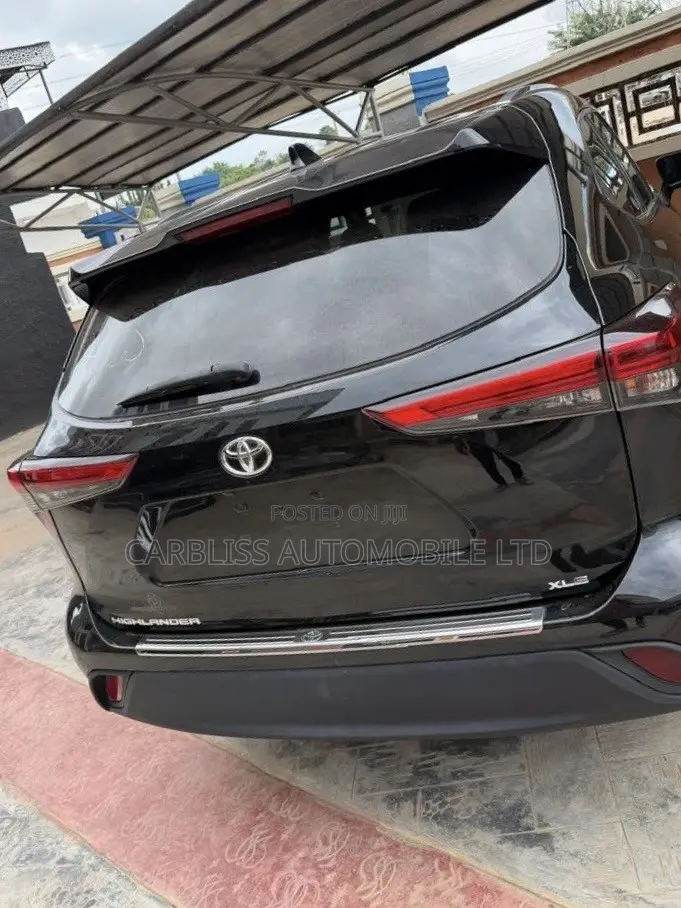 Toyota Highlander XLE AWD 2020 Matt Black